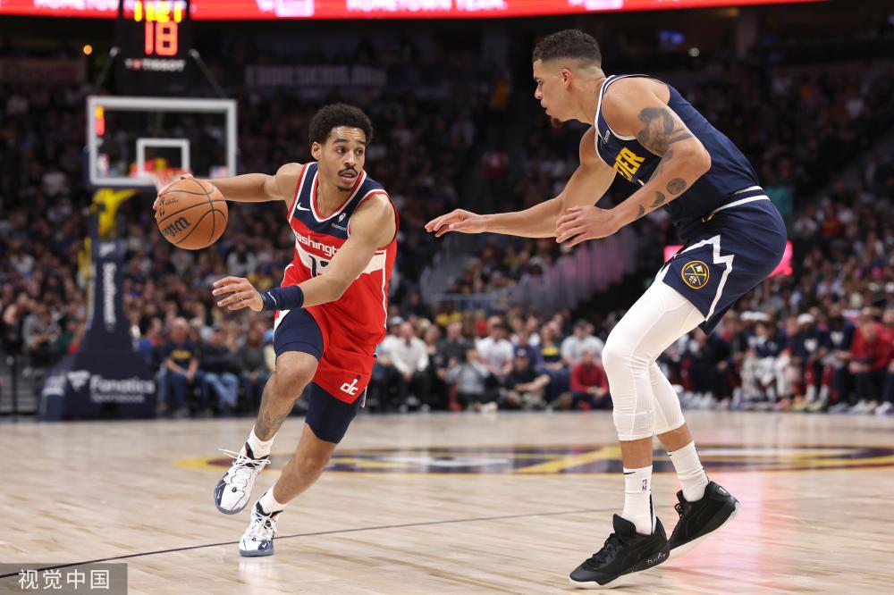 在公益与社 在公益与社