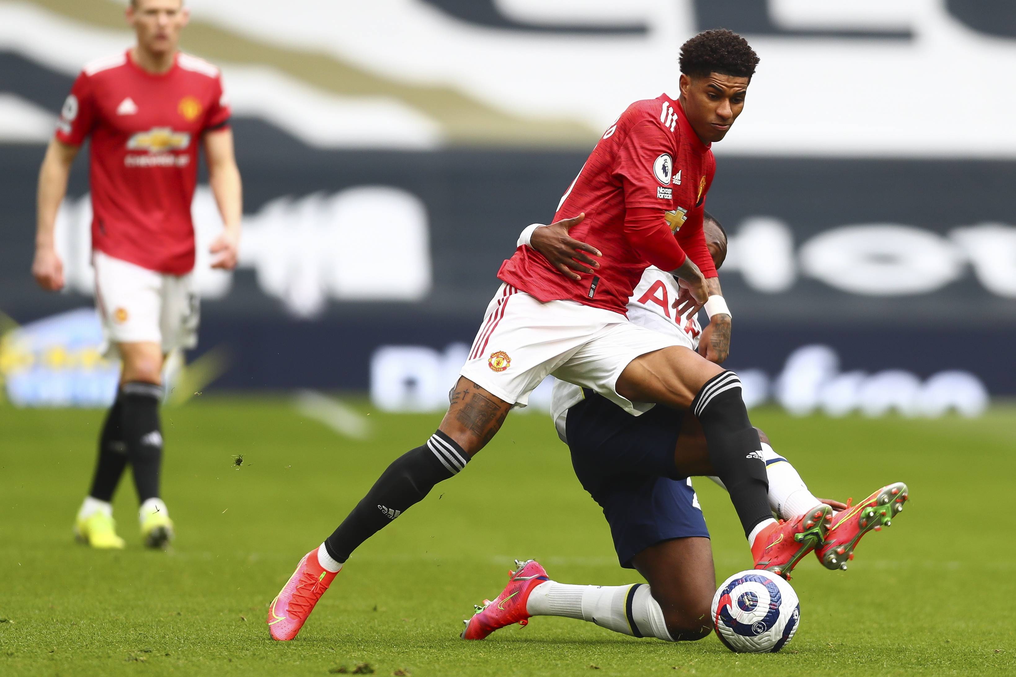 尔克泽之间 尔克泽之间